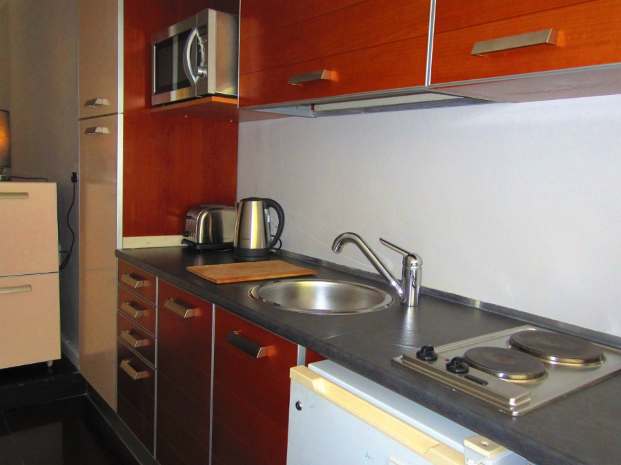 To Let 1 Bedroom Property for Rent in Vredehoek Western Cape